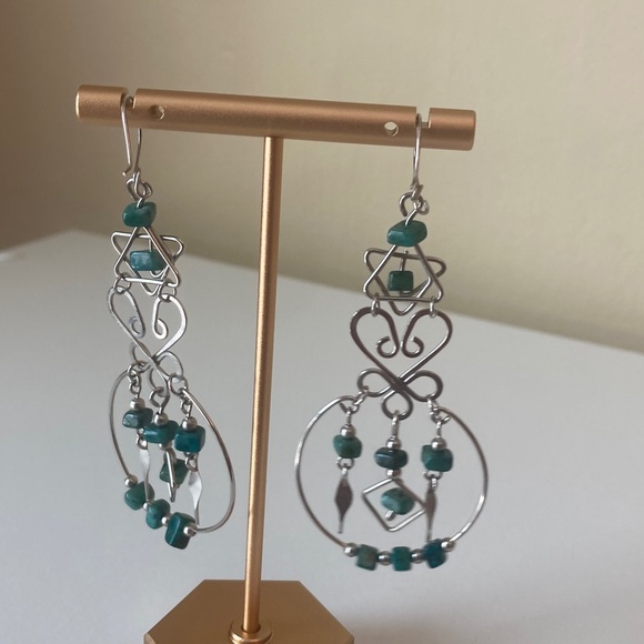 Elegant Silver and Gemstone Dangle Earrings - Picture 6 of 7